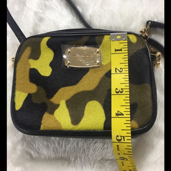 🌷New Price Cut🌷NWT MichaelKorsLemon Crossbody🌷 - Picture 6 of 8